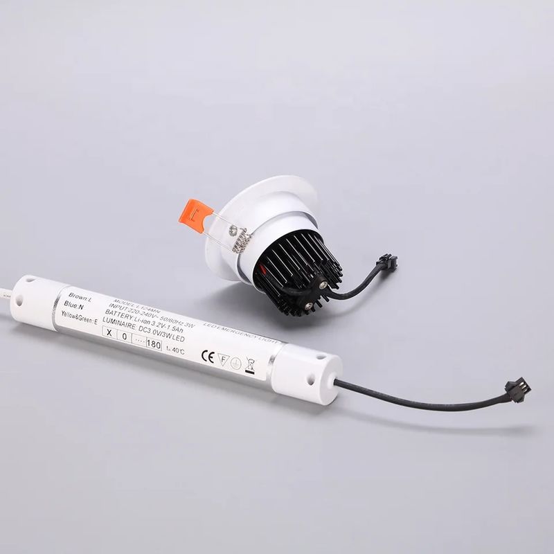Breite Temperaturbereiche Commercial LED Deckeneinstellungs-Notlicht mit Batterie-Backup COB 3W Ni-Cd L128N